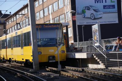 Stuttgart Bad Cannstatt: PKW kollidiert mit Stadtbahn
